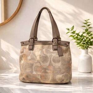 Coach 19268 F19268 Soho Signature Optic Linen Purse